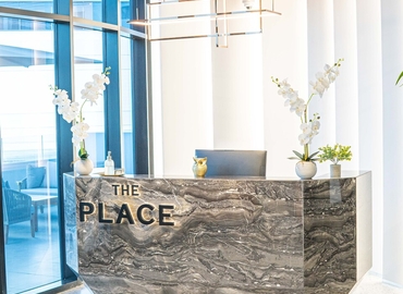 1000 m² Business space in Dubai, Baniyas Rd (%[postal_code]) - 1 | MatchOffice