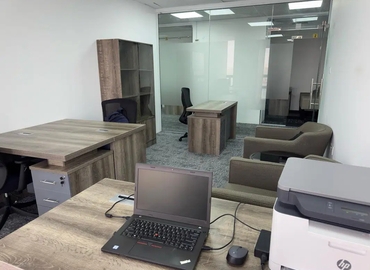 Office 777V+Q8G  Dubai