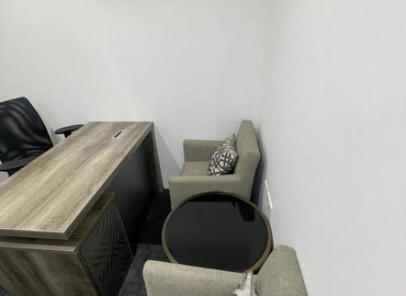 Office 777V+Q8G  Dubai