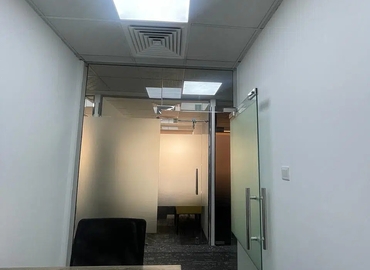 Office 777V+Q8G  Dubai