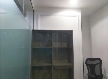 Office 777V+Q8G  Dubai