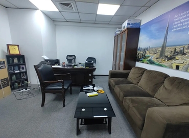 12 m² Serviced office in Dubai, Diera porsaeed (%[postal_code]) - 1 | MatchOffice