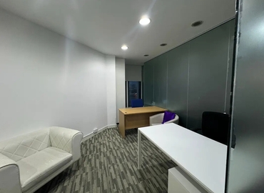 15 m² Business park in Dubai, Baniyas Road (%[postal_code]) - 1 | MatchOffice