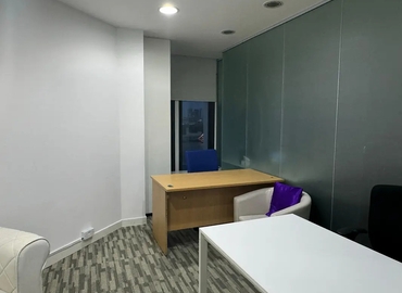 15 m² Serviced office in Dubai, Baniyas Road (%[postal_code]) - 2 | MatchOffice.com