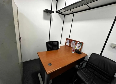 12 m² Serviced office in Dubai, Baniyas Road (%[postal_code]) - 2 | MatchOffice.com