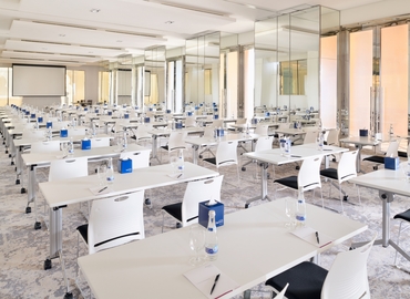  Conference room in Dubai, King Salman Bin Abdulaziz Al Saud St (%[postal_code]) - 8 | MatchOffice