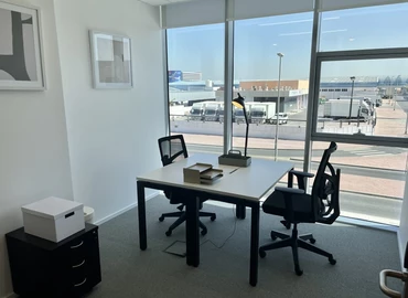 100 m² Business center in Dubai, Damac Smart Heights (%[postal_code]) - 5 | MatchOffice.com