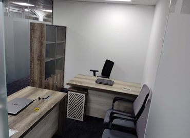 Office 789R+QC  Dubai