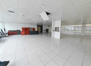 Office Al Muraqqabat 00000 Dubai