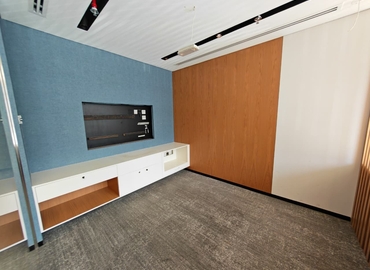 Office Burjuman Metro Station 00000 Dubai