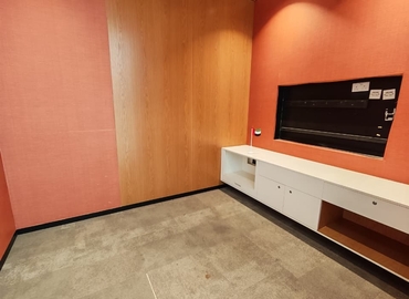 Office Burjuman Metro Station 00000 Dubai