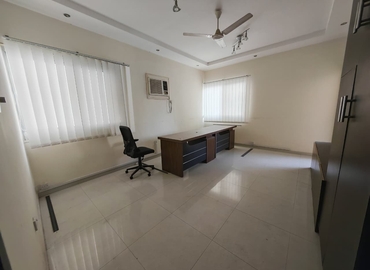 Office Riggat Al Buteen 00000 Dubai