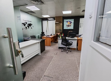 Office Al Mankhool 00000 Dubai