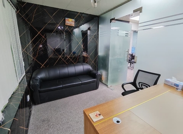 Office Al Mankhool 00000 Dubai