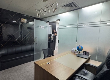 Office Khalid Bin Al Waleed Rd 00000 Dubai