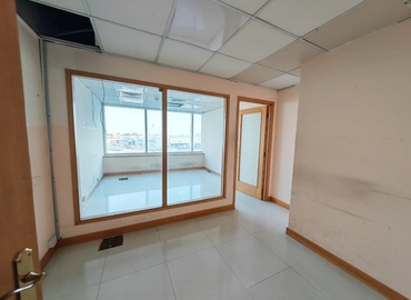 Office Al Muraqqabat Road 1 00000 Dubai