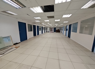 Office Al Muraqqabat 00000 Dubai