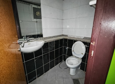 Office Al Maktoum Rd 00000 Dubai