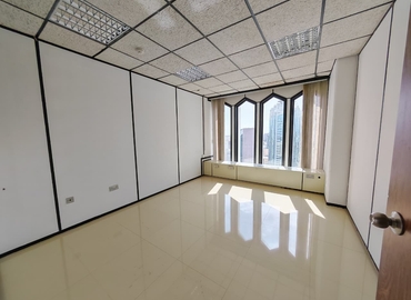 Office Riggat Al Buteen 00000 Dubai