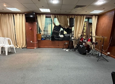 Office Khalid Bin Al Waleed Rd 00000 Dubai