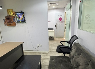Office Khalid Bin Al Waleed Rd 00000 Dubai