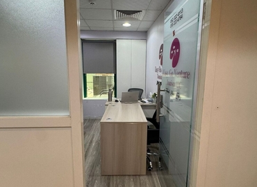 Office Khalid Bin Al Waleed Rd 00000 Dubai