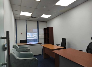 Office 777V+Q8G 000 Dubai