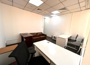 Office Dubai 384861 Dubai