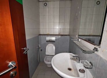 Office Al Muraqqabat 00000 Dubai