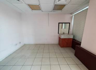 Office Al Muraqqabat 00000 Dubai