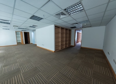 Office Al Muraqqabat 00000 Dubai