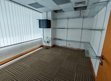 Office Al Muraqqabat 00000 Dubai