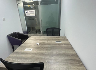 Office 777V+Q8G 000 Dubai