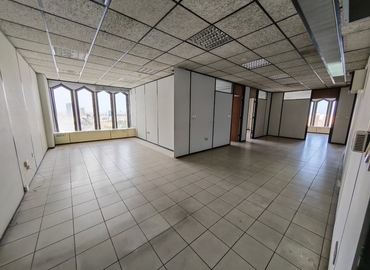 Office Riggat Al Buteen 00000 Dubai