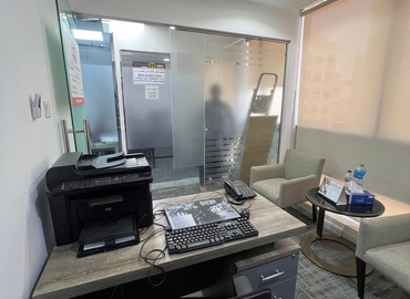Office 777V+Q8G 000 Dubai