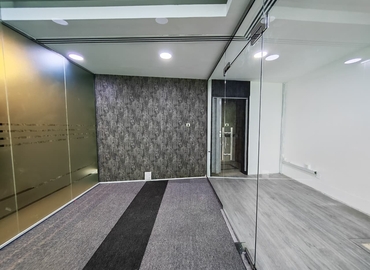 Office Al Garhoud 00000 Dubai