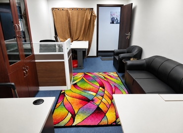 Office 784M+JM3 00000 Dubai