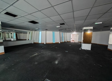 Office Khalid Bin Al Waleed Rd 00000 Dubai