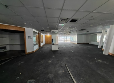 Office Khalid Bin Al Waleed Rd 00000 Dubai