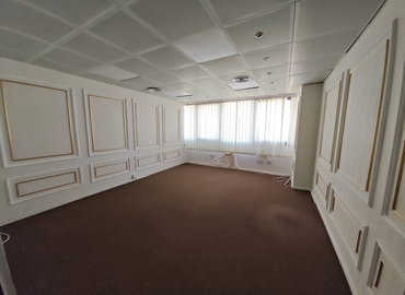 Office Al Maktoum Rd 00000 Dubai
