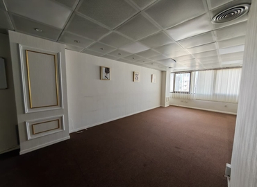 Office Al Maktoum Rd 00000 Dubai