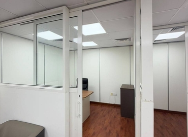 Office Khalid Bin Al Waleed Rd 00000 Dubai