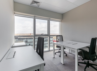 70 m² Business center place up for rent in Luanda Sul, Avenida Talatona () - 3 | MatchOffice.com