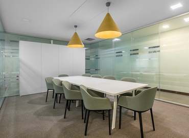 35 m² Convention center in Luanda Sul, Avenida Talatona () - 1 | MatchOffice