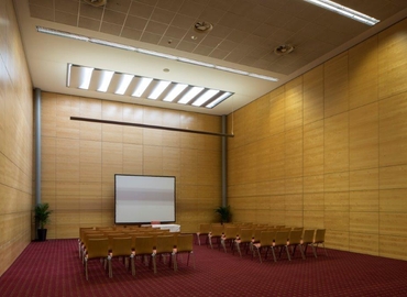 Book a 170 m² Conference room in Mödling, Parkallee 2 (2334) - 0 | MatchOffice.com