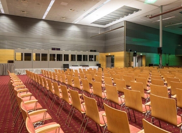 Rent a 750 m² Convention center in Mödling, Parkallee 2 (2334) - 0 | MatchOffice
