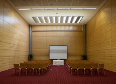 Choose a 170 m² Conference hall in Mödling, Parkallee 2 (2334) - 1 | MatchOffice
