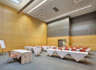 Choose a 120 m² Convention center in Mödling, Parkallee 2 (2334) - 2 | MatchOffice.com