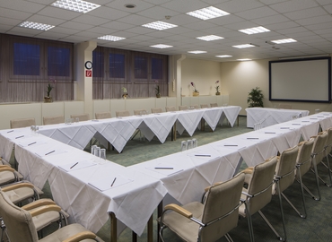 Choose a 80 m² Meeting room in Mödling, Parkallee 2 (2334) - 0 | MatchOffice