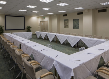 Choose a 80 m² Convention center in Mödling, Parkallee 2 (2334) - 1 | MatchOffice.com